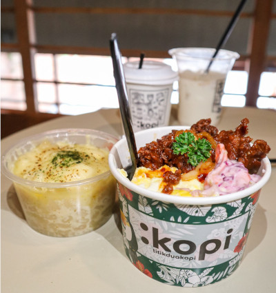 Szechuan Chicken & Mac n cheese