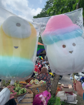 Arum Manis Raksasa di Pasar Minggu Pagi JB Salatiga