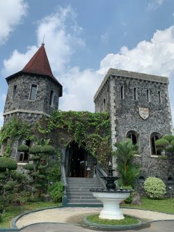 Mang Engking Soragan Castle Jogja, berasa Makan di Kastil