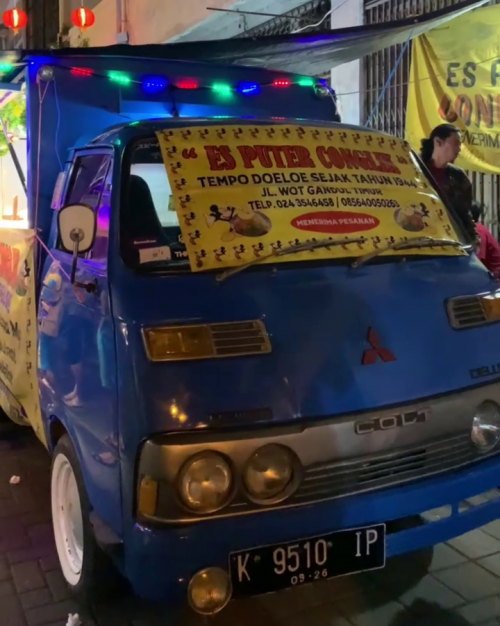 Waroeng Semawis, Tempat Wajib Dikunjungi di Semarang